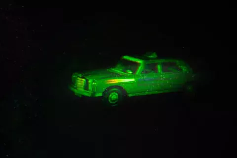 White light hologram of a model car