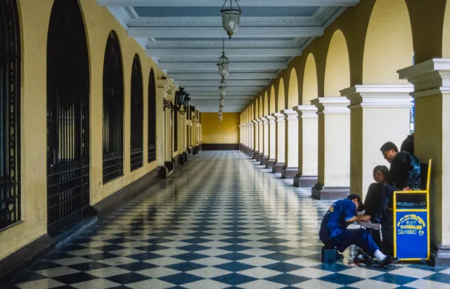 Shoeshine in Lima