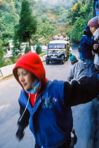 Children jump on the trains