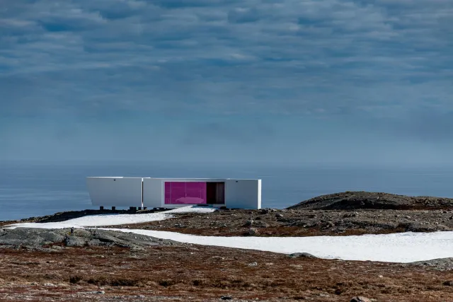 Der Aussichtspunkt an der E75 vor Vardø wurde von der lokalen Firma Finnmark Entreprenør gebaut und von den National Scenic Routes of Norway in Auftrag gegeben.