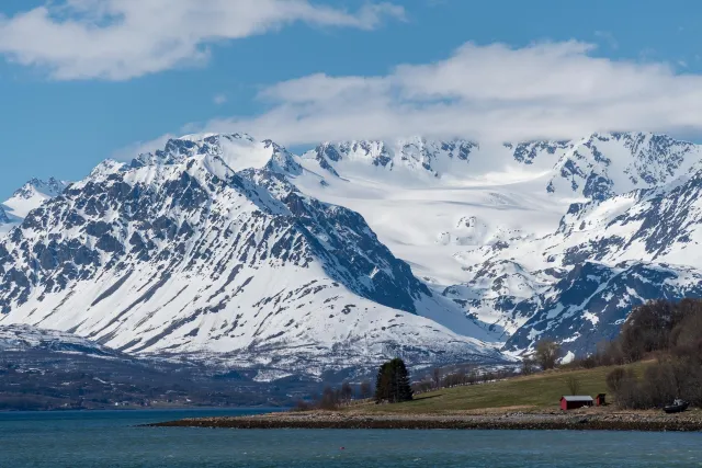 Drive to the Lyngen Alps