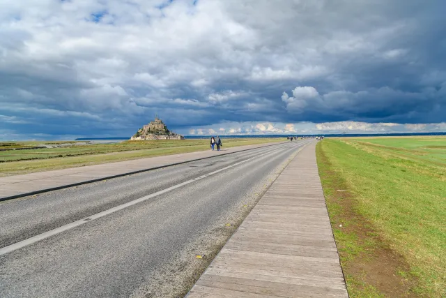 The way to Mont Saint Michel