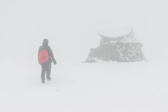 Nur noch wenige Meter zur Gipfelhütte